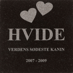 Mindesten / gravsten med hjerter